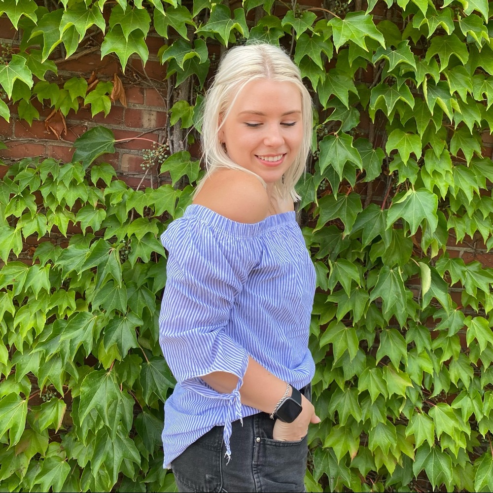 Blue White Off the Shoulder Boutique Top - Picture 3 of 7